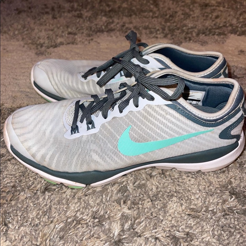 Nike tennis shoes